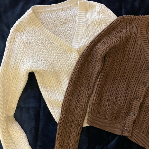 Brandy Melville Sweaters - White/Brown Sweaters
